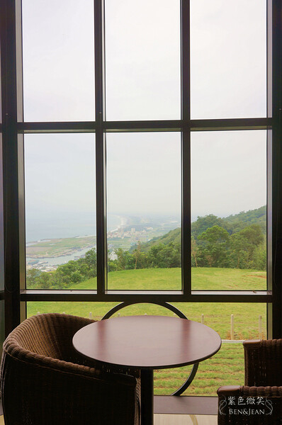 宜蘭縣頭城鎮金車伯朗咖啡城堡一館二館》頭城伯朗咖啡館,望烏石港龜山島.喝咖啡,城堡荷蘭風車超好拍