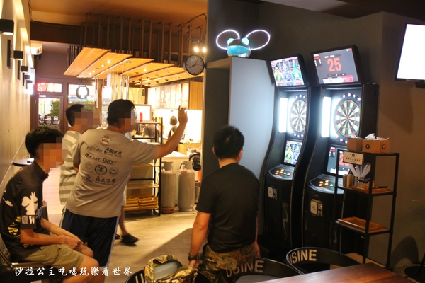 炸去啃(新北三重店):三重好吃炸雞/雞排/高雄人氣名店北上展店『炸去啃 職人炸物-三重店』在炸物店裡吃丼飯/烏龍麵/可外送/電話預訂取餐