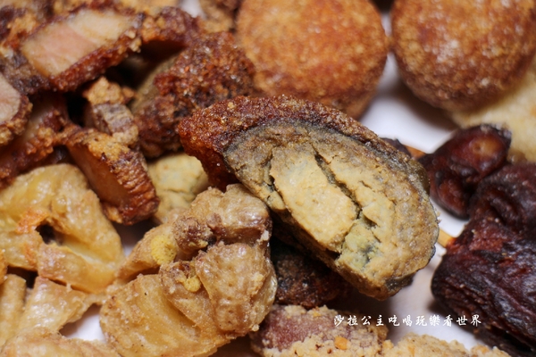 炸去啃(新北三重店):三重好吃炸雞/雞排/高雄人氣名店北上展店『炸去啃 職人炸物-三重店』在炸物店裡吃丼飯/烏龍麵/可外送/電話預訂取餐