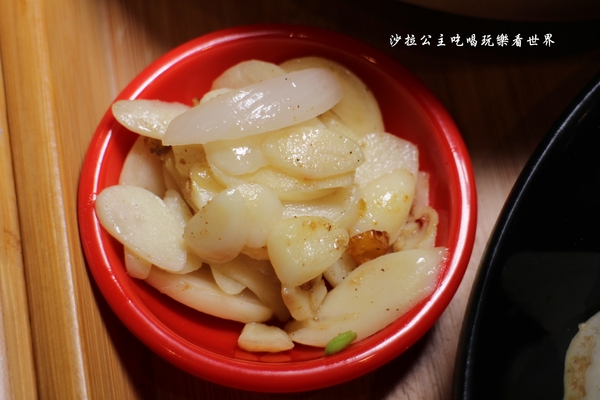 炸去啃(新北三重店):三重好吃炸雞/雞排/高雄人氣名店北上展店『炸去啃 職人炸物-三重店』在炸物店裡吃丼飯/烏龍麵/可外送/電話預訂取餐