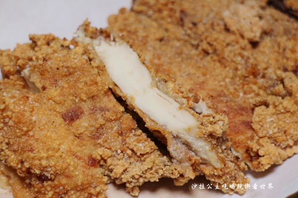 炸去啃(新北三重店):三重好吃炸雞/雞排/高雄人氣名店北上展店『炸去啃 職人炸物-三重店』在炸物店裡吃丼飯/烏龍麵/可外送/電話預訂取餐