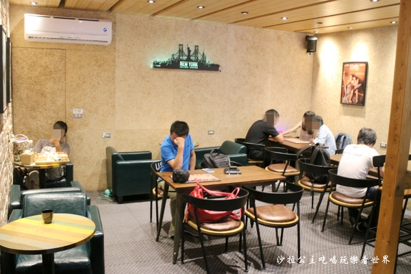 炸去啃(新北三重店):三重好吃炸雞/雞排/高雄人氣名店北上展店『炸去啃 職人炸物-三重店』在炸物店裡吃丼飯/烏龍麵/可外送/電話預訂取餐