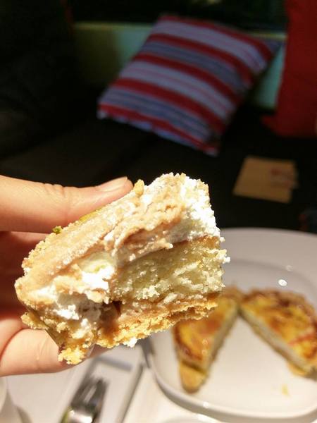 ChuChu Pâtisserie 法式甜點：ChuChu Pâtisserie 法式甜點-台南東區法式甜點  店內用餐空間超適合姐妹用餐  選擇多樣  但是不嗜甜的人要挑款