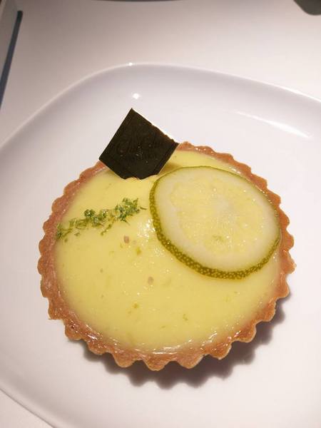 ChuChu Pâtisserie 法式甜點：ChuChu Pâtisserie 法式甜點-台南東區法式甜點  店內用餐空間超適合姐妹用餐  選擇多樣  但是不嗜甜的人要挑款