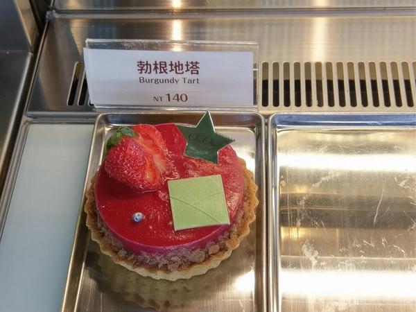 ChuChu Pâtisserie 法式甜點：ChuChu Pâtisserie 法式甜點-台南東區法式甜點  店內用餐空間超適合姐妹用餐  選擇多樣  但是不嗜甜的人要挑款
