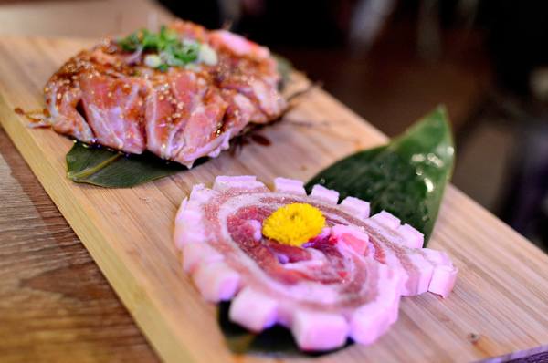 韓老大 韓式燒肉 한으뜸：▌台北 • 韓老大 ▌薇拉小公主追試營運店• 不飛韓國也能吃到首爾奉天海鮮九層塔的台灣版 + 澳洲M9壺漬牛肋肉 +燈泡咕嚕咕嚕飲料