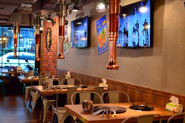 韓老大 韓式燒肉 한으뜸：▌台北 • 韓老大 ▌薇拉小公主追試營運店• 不飛韓國也能吃到首爾奉天海鮮九層塔的台灣版 + 澳洲M9壺漬牛肋肉 +燈泡咕嚕咕嚕飲料