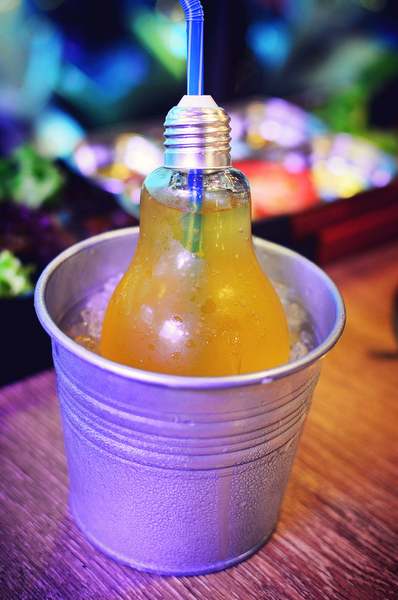 韓老大 韓式燒肉 한으뜸：▌台北 • 韓老大 ▌薇拉小公主追試營運店• 不飛韓國也能吃到首爾奉天海鮮九層塔的台灣版 + 澳洲M9壺漬牛肋肉 +燈泡咕嚕咕嚕飲料