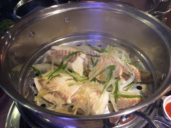 韓老大 韓式燒肉 한으뜸：▌台北 • 韓老大 ▌薇拉小公主追試營運店• 不飛韓國也能吃到首爾奉天海鮮九層塔的台灣版 + 澳洲M9壺漬牛肋肉 +燈泡咕嚕咕嚕飲料