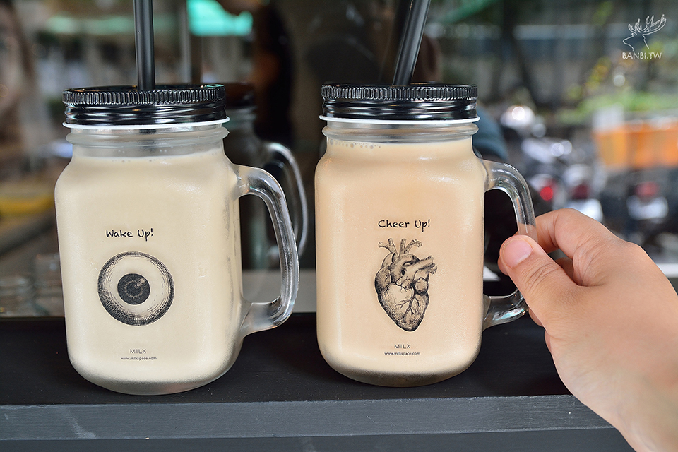 MILX 奶茶-眼球心臟圖案玻璃杯與鮮乳坊小農奶-台北捷運行天宮站 TAI_2305
