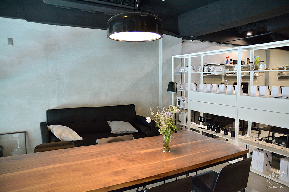 MILX 奶茶-眼球心臟圖案玻璃杯與鮮乳坊小農奶-台北捷運行天宮站 TAI_2288