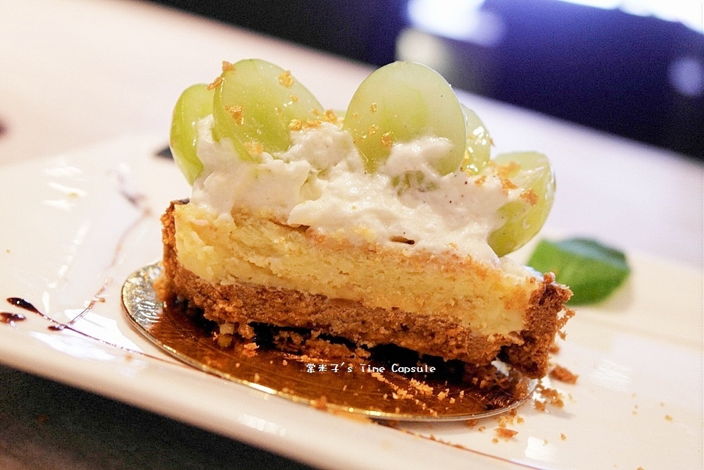 [高雄信義國小站]巷弄內的大份量戰斧豬排+嫩口台塑牛排~覓奇頂級料理Michelin House(苓雅區)!