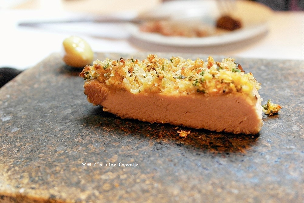 [高雄信義國小站]巷弄內的大份量戰斧豬排+嫩口台塑牛排~覓奇頂級料理Michelin House(苓雅區)!