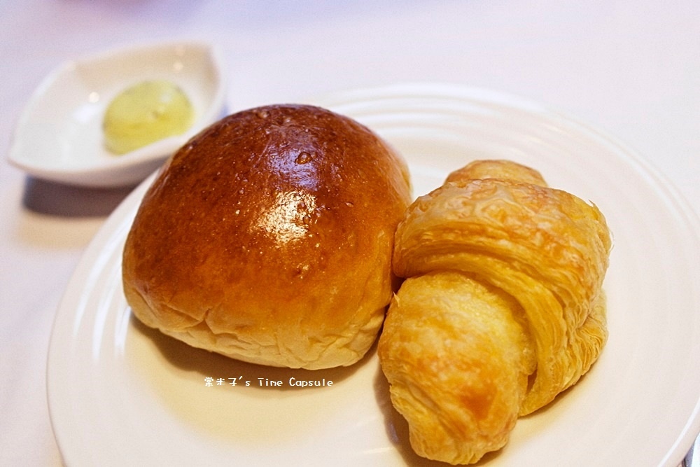 [高雄信義國小站]巷弄內的大份量戰斧豬排+嫩口台塑牛排~覓奇頂級料理Michelin House(苓雅區)!