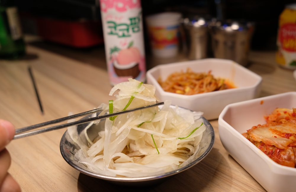 [台南]東區 大口吃肉配韓國燒酒 豬舞花韓國燒肉專賣店 歐巴烤肉給你吃~