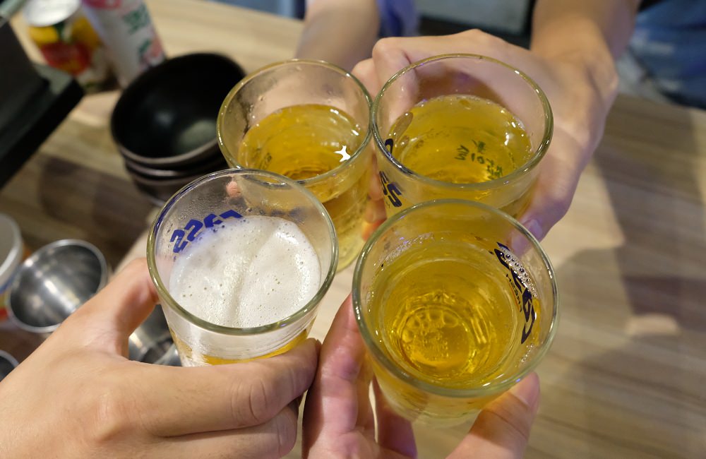 [台南]東區 大口吃肉配韓國燒酒 豬舞花韓國燒肉專賣店 歐巴烤肉給你吃~