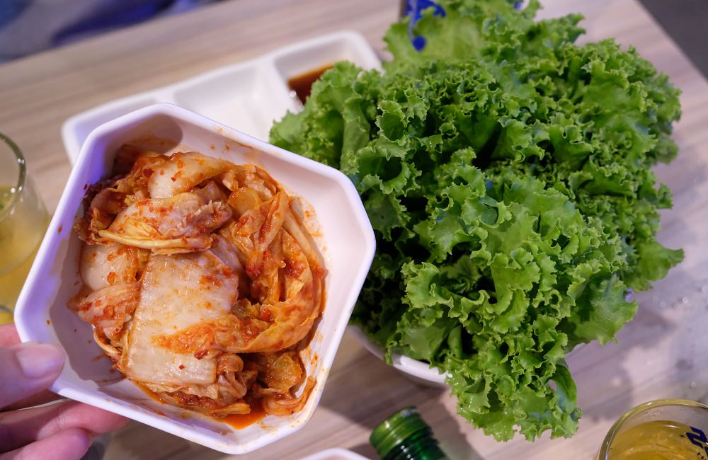 [台南]東區 大口吃肉配韓國燒酒 豬舞花韓國燒肉專賣店 歐巴烤肉給你吃~