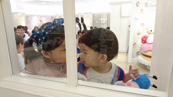 Rilakkuma Café 拉拉熊咖啡廳(台中店)：台中新光三越~Rilakkuma Cafe 拉拉熊咖啡廳~古錐的拉拉熊餐點捨不得吃下肚啦~超萌主題餐廳~