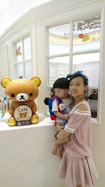 Rilakkuma Café 拉拉熊咖啡廳(台中店)：台中新光三越~Rilakkuma Cafe 拉拉熊咖啡廳~古錐的拉拉熊餐點捨不得吃下肚啦~超萌主題餐廳~