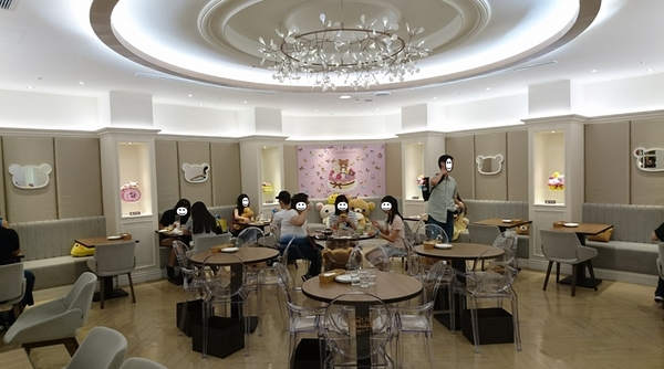 Rilakkuma Café 拉拉熊咖啡廳(台中店)：台中新光三越~Rilakkuma Cafe 拉拉熊咖啡廳~古錐的拉拉熊餐點捨不得吃下肚啦~超萌主題餐廳~