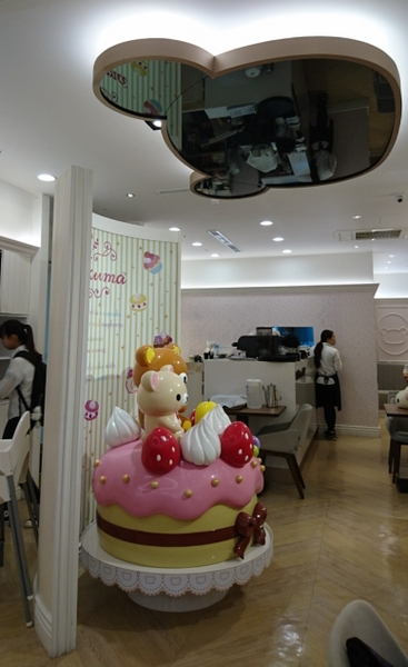 Rilakkuma Café 拉拉熊咖啡廳(台中店)：台中新光三越~Rilakkuma Cafe 拉拉熊咖啡廳~古錐的拉拉熊餐點捨不得吃下肚啦~超萌主題餐廳~