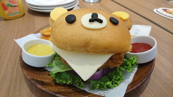 Rilakkuma Café 拉拉熊咖啡廳(台中店)：台中新光三越~Rilakkuma Cafe 拉拉熊咖啡廳~古錐的拉拉熊餐點捨不得吃下肚啦~超萌主題餐廳~