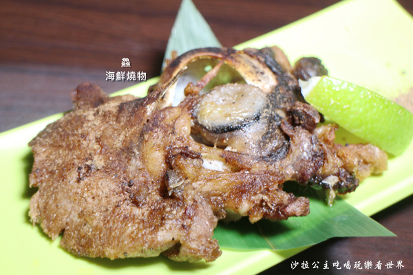 鱻海鮮燒物：蘆洲燒烤『鱻海鮮燒物』鮟鱇魚海鮮火鍋/流膏的大閘蟹非吃不可/捷運徐匯中學站