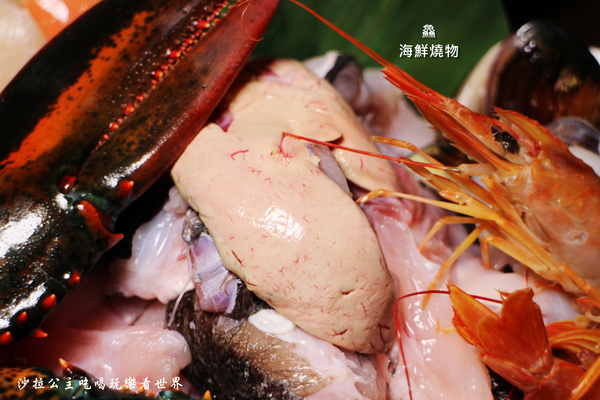 鱻海鮮燒物：蘆洲燒烤『鱻海鮮燒物』鮟鱇魚海鮮火鍋/流膏的大閘蟹非吃不可/捷運徐匯中學站