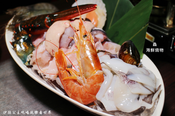 鱻海鮮燒物：蘆洲燒烤『鱻海鮮燒物』鮟鱇魚海鮮火鍋/流膏的大閘蟹非吃不可/捷運徐匯中學站