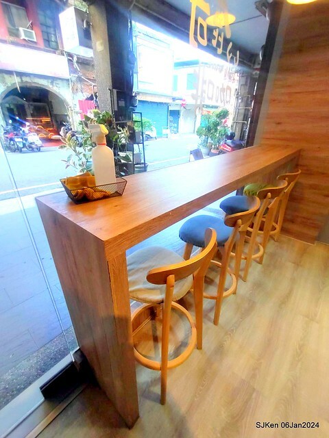 (新竹東區關帝君廟附近美食)「鹿可咖啡」(Look cafe shop), Hsinchu, Jan 6, 2024, SJKen