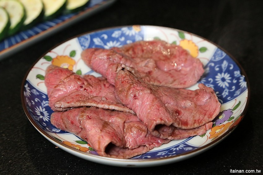 嘉義觀止飯店.燒肉觀止~優質住宿與最強燒肉的絕佳組合!期間限定『觀止‧品藏牛』一泊三食好划算 - 台南好Food遊