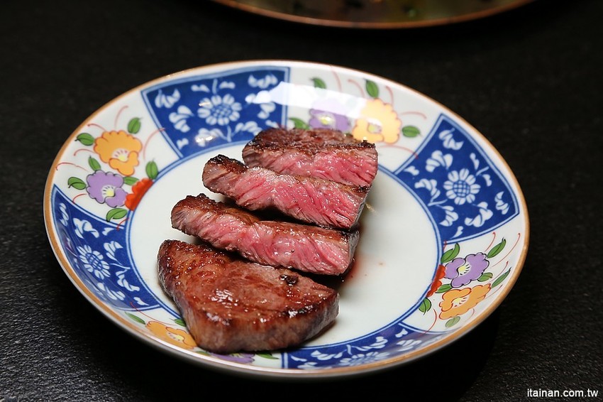 嘉義觀止飯店.燒肉觀止~優質住宿與最強燒肉的絕佳組合!期間限定『觀止‧品藏牛』一泊三食好划算 - 台南好Food遊