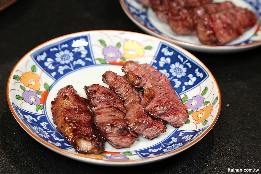 嘉義觀止飯店.燒肉觀止~優質住宿與最強燒肉的絕佳組合!期間限定『觀止‧品藏牛』一泊三食好划算 - 台南好Food遊