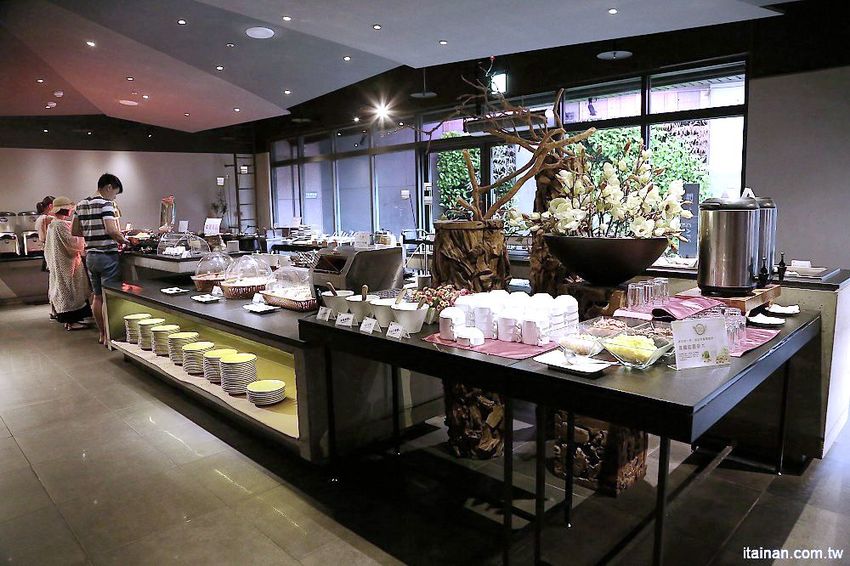 嘉義觀止飯店.燒肉觀止~優質住宿與最強燒肉的絕佳組合!期間限定『觀止‧品藏牛』一泊三食好划算 - 台南好Food遊