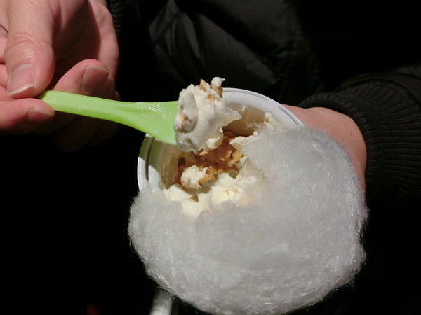 GLAMAIR：【好吃霜淇淋推薦】來自韓國的GLAM AIR時尚霜淇淋～位於台北信義新光三越A11館B1～逛街逛累的你可以來這裡享用這個很潮的美味冰品喔！