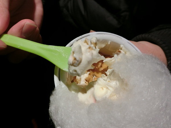 GLAMAIR：【好吃霜淇淋推薦】來自韓國的GLAM AIR時尚霜淇淋～位於台北信義新光三越A11館B1～逛街逛累的你可以來這裡享用這個很潮的美味冰品喔！