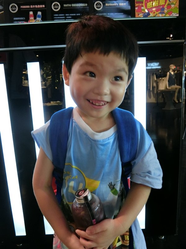 GLAMAIR: 【好吃冰品推薦】來自韓國的GLAM AIR時尚霜淇淋~位於台北信義新光三越A11館B1~逛街逛累的你可以來這裡享用這個很潮的美味冰品及飲料喔!