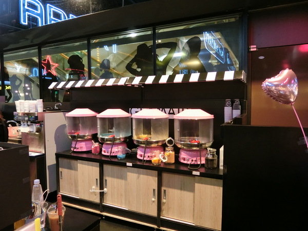 GLAMAIR: 【好吃冰品推薦】來自韓國的GLAM AIR時尚霜淇淋~位於台北信義新光三越A11館B1~逛街逛累的你可以來這裡享用這個很潮的美味冰品及飲料喔!