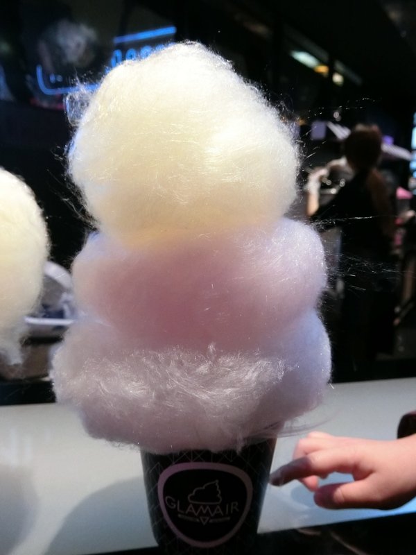 GLAMAIR：【好吃霜淇淋推薦】來自韓國的GLAM AIR時尚霜淇淋～位於台北信義新光三越A11館B1～逛街逛累的你可以來這裡享用這個很潮的美味冰品喔！