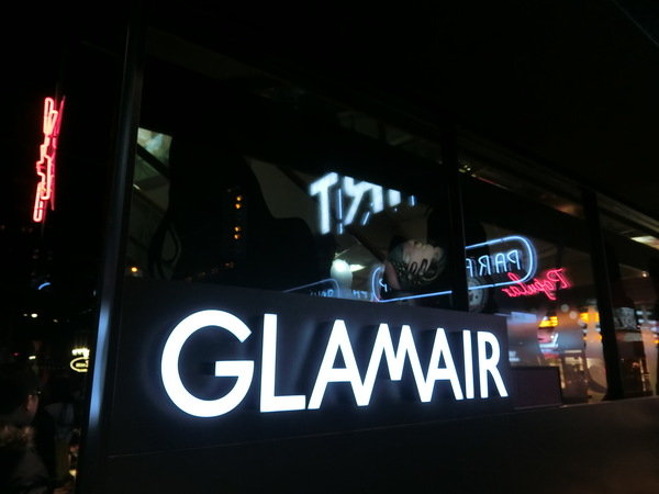 GLAMAIR：【好吃霜淇淋推薦】來自韓國的GLAM AIR時尚霜淇淋～位於台北信義新光三越A11館B1～逛街逛累的你可以來這裡享用這個很潮的美味冰品喔！