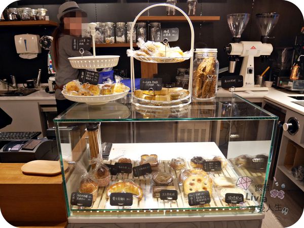 美食。餐廳│ 台北中山區 南京復興捷運站 COFFEE Z  湛盧旗下新品牌 手沖咖啡/點心 ❤跟著Livia享受人生❤