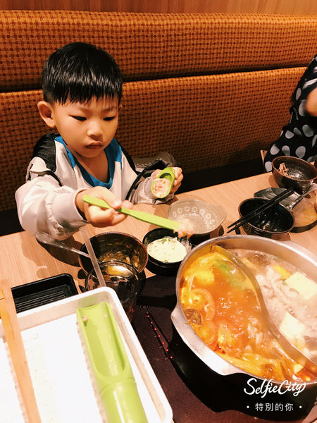 食記「涮乃葉☆日式涮涮鍋吃到飽」欣欣百貨2F