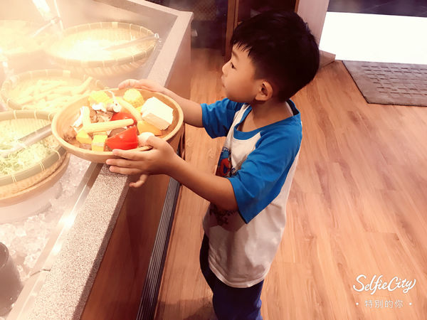 食記「涮乃葉☆日式涮涮鍋吃到飽」欣欣百貨2F