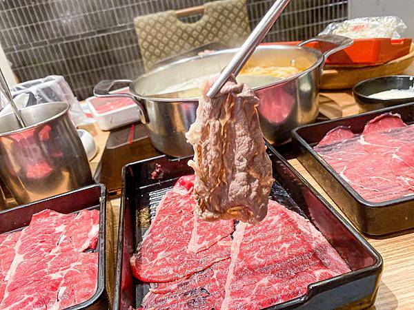 (台北中山站)涮乃葉syabu-yo 日式涮涮鍋吃到飽 中山站美食火鍋涮涮鍋吃到飽推薦 食材新鮮高cp值 和牛/咖哩飯/甜點/冰淇淋/飲料任你吃
