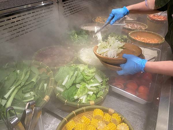 (台北中山站)涮乃葉syabu-yo 日式涮涮鍋吃到飽 中山站美食火鍋涮涮鍋吃到飽推薦 食材新鮮高cp值 和牛/咖哩飯/甜點/冰淇淋/飲料任你吃