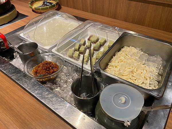 (台北中山站)涮乃葉syabu-yo 日式涮涮鍋吃到飽 中山站美食火鍋涮涮鍋吃到飽推薦 食材新鮮高cp值 和牛/咖哩飯/甜點/冰淇淋/飲料任你吃