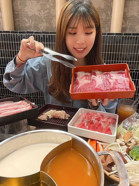 (台北中山站)涮乃葉syabu-yo 日式涮涮鍋吃到飽 中山站美食火鍋涮涮鍋吃到飽推薦 食材新鮮高cp值 和牛/咖哩飯/甜點/冰淇淋/飲料任你吃