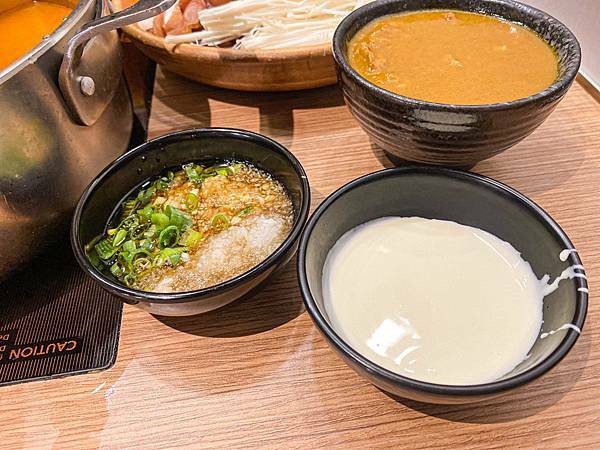 (台北中山站)涮乃葉syabu-yo 日式涮涮鍋吃到飽 中山站美食火鍋涮涮鍋吃到飽推薦 食材新鮮高cp值 和牛/咖哩飯/甜點/冰淇淋/飲料任你吃