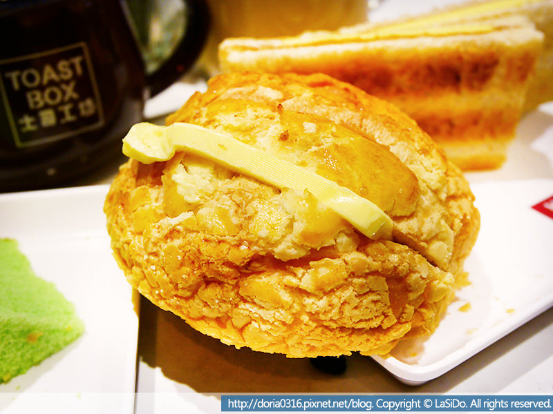 土司工坊-菠蘿油包