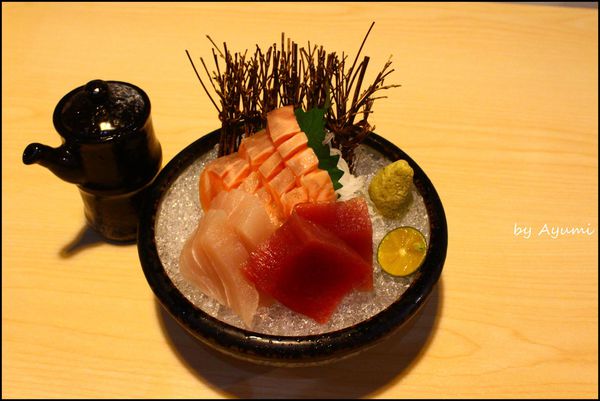 鮨次郎壽司專賣店：[食記]鮨次郎壽司專賣店~想吃創意丼飯就來這吧!!!!